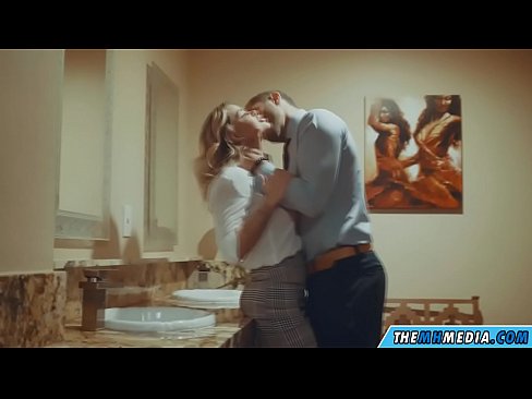 ❤️ Quando uma loira peituda o seduz numa casa de banho pública ❤ Sexo de qualidade em pt.amourpassionfever.ru ️❤